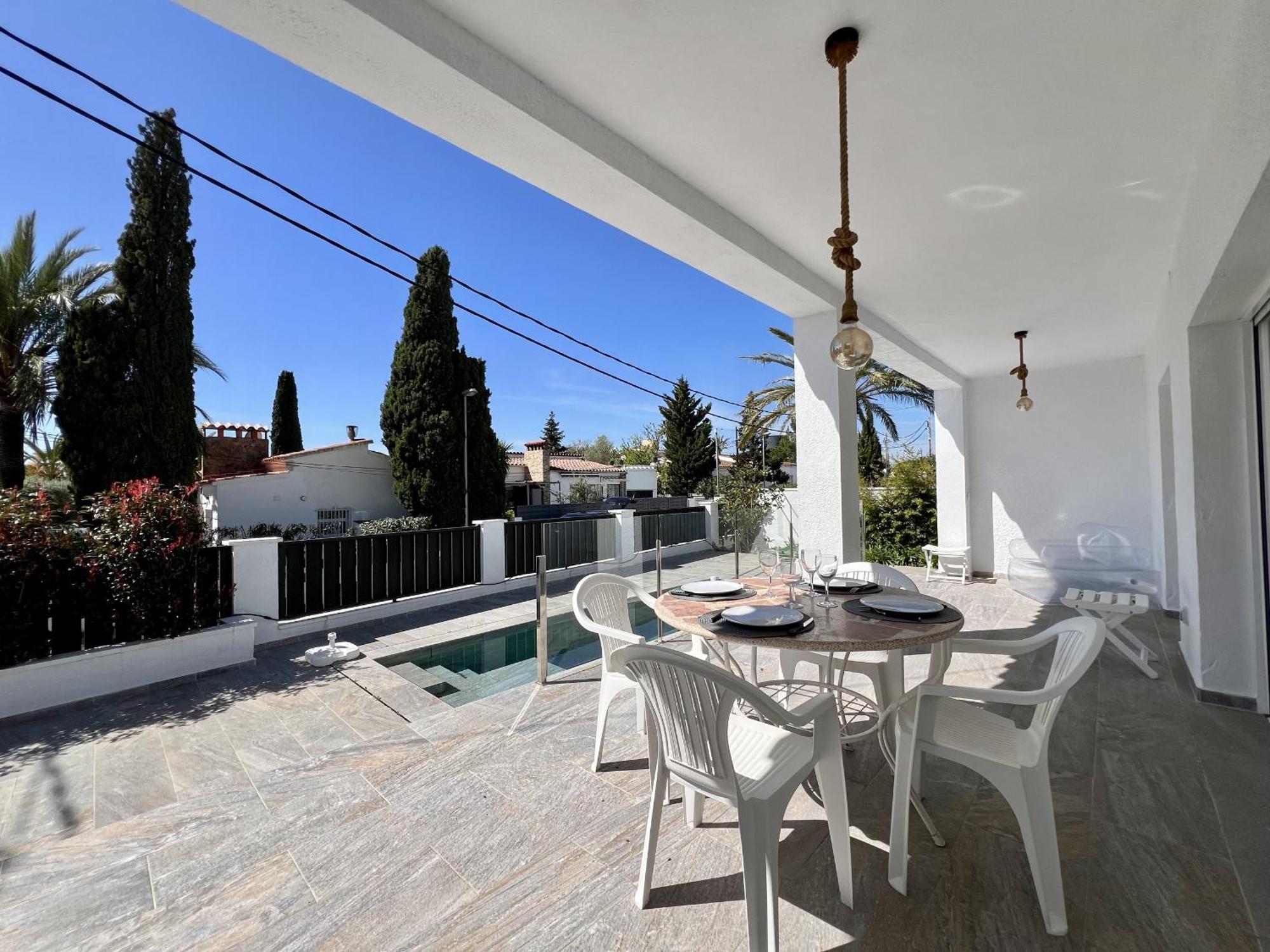 Montsia 23 - Casa Con Piscina Privada En Roses Villa Bagian luar foto