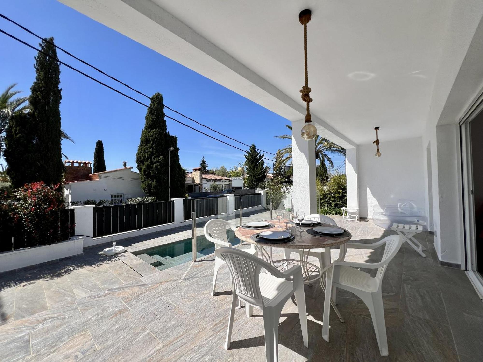 Montsia 23 - Casa Con Piscina Privada En Roses Villa Bagian luar foto