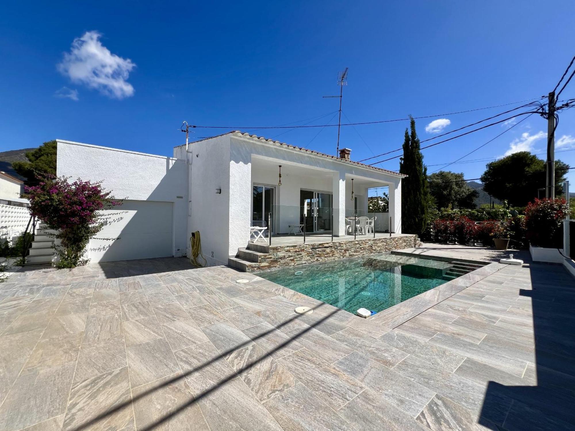 Montsia 23 - Casa Con Piscina Privada En Roses Villa Bagian luar foto