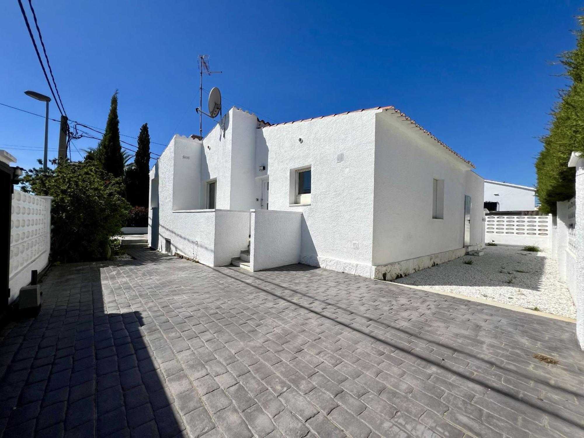 Montsia 23 - Casa Con Piscina Privada En Roses Villa Bagian luar foto